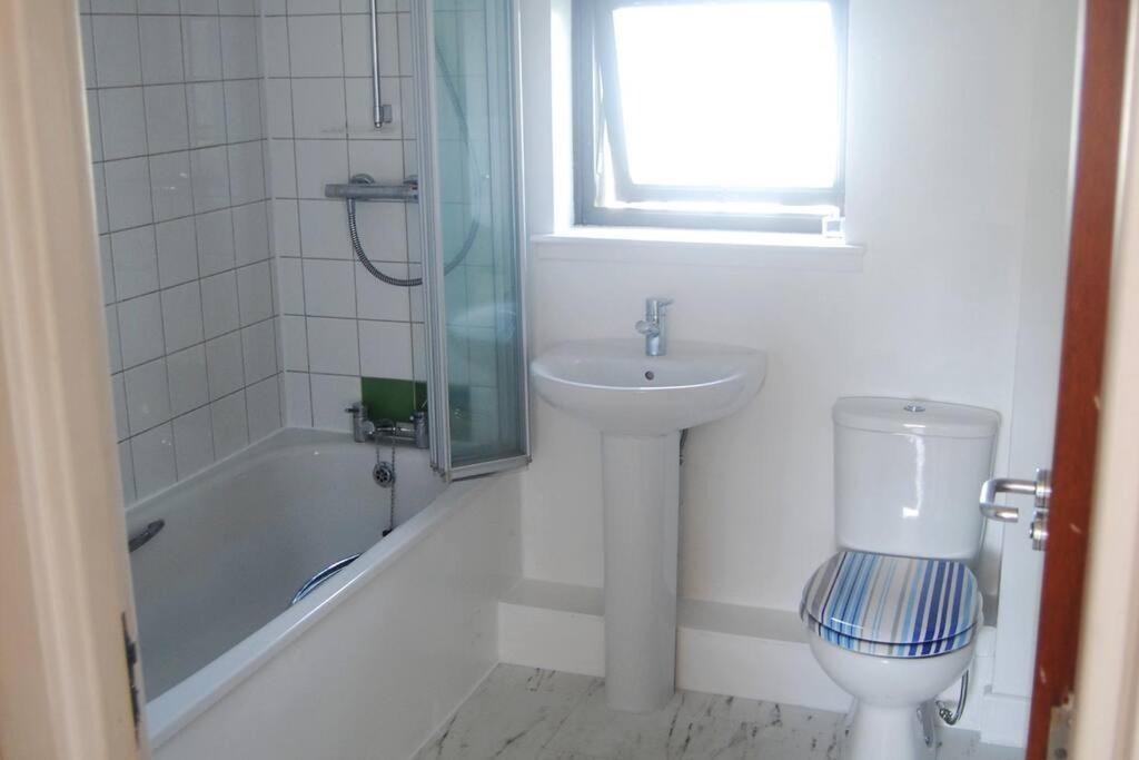 Central Two Bed Flat Close To Arthur'S Seat And University Edimburgo Exterior foto